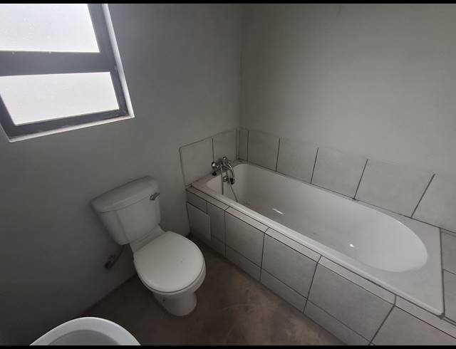 2 BEDROOM FREEHOLD FOR SALE IN DAWN PARK